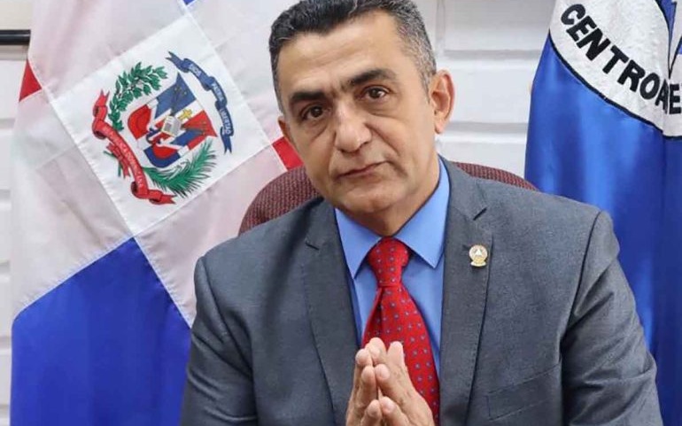 Jesús Batista Suriel rechaza adjudicación de empresa «EMDOC» para renovación de la cédula